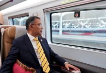 দালিয়ান থেকে বুলেট ট্রেনে বেইজিংয়ের পথে প্রধানমন্ত্রী তারেক রহমান