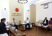 স্বরাষ্ট্রমন্ত্রীর সঙ্গে যুক্তরাজ্যের হাইকমিশনারের সৌজন্য সাক্ষাৎ