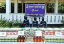 পতেঙ্গায় বিপুল পরিমাণ বিদেশি মদ, বিয়ার ও সিগারেট জব্দ