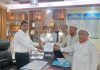 সাতকানিয়ায় ডলু নদীর ওপর সেতু নির্মাণের দাবিতে জেলা প্রশাসক বরাবর স্মারকলিপি প্রদান