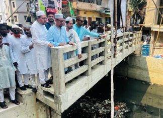 জলাবদ্ধতা থেকে মুক্তি পেতে খালে ময়লা আবর্জনা ফেলা বন্ধ করতে হবে: মেয়র ডা. শাহাদাত