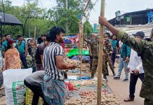 সাগরিকায় সড়ক ও ফুটপাত থেকে অবৈধ ২শ দোকান উচ্ছেদ