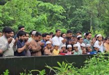 জুলাই শহীদদের কবর জিয়ারত করলেন এনসিপির নেতারা