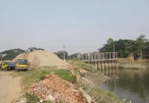 কর্ণফুলী নদীতে ড্রেজার দিয়ে অবৈধভাবে বালু উত্তোলন: অভিযানে জরিমানাসহ আটক ৭