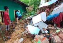 টানা ভারী বৃষ্টিতে বান্দরবানে পাহাড়ধসে দালানসহ পাঁচ বসতঘর ক্ষতিগ্রস্ত
